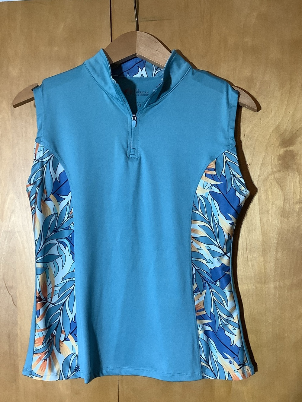 The American Outdoorsman for Women sleeveless performance 1/4 zip, size medium